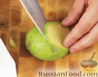 Фото приготовления рецепта: Салат с авокадо и вялеными томатами - шаг №5