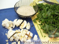 Фото приготовления рецепта: Зеленый борщ со щавелем и рисом - шаг №5