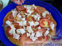 Фото приготовления рецепта: Пицца по-домашнему, с ветчиной, помидорами, оливками - шаг №18
