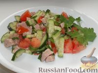Фото к рецепту: Салат из печени трески и томатов