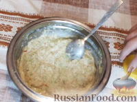 Фото приготовления рецепта: Оладьи из кабачков и геркулеса - шаг №4