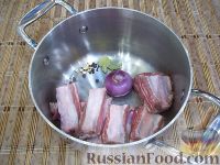 Фото приготовления рецепта: Борщ без капусты, на свиных ребрышках - шаг №2