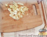 Фото приготовления рецепта: Сельдь с овощами (в мультиварке) - шаг №3