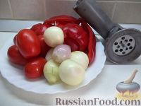 Фото приготовления рецепта: Двухцветный творожник-брауни с вишней - шаг №7