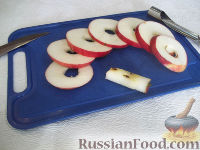Фото приготовления рецепта: Яблоки в кляре - шаг №5