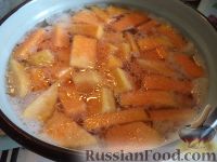 Фото приготовления рецепта: Суп-пюре тыквенный с картофелем - шаг №5