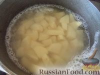 Фото приготовления рецепта: Блинчики с грибами, картофелем и луком - шаг №12
