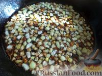 Фото приготовления рецепта: Блинчики с грибами, картофелем и луком - шаг №15