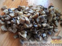 Фото приготовления рецепта: Блинчики с грибами, картофелем и луком - шаг №14