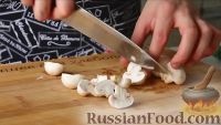 Фото приготовления рецепта: Куриные крылышки с овощным соте - шаг №2