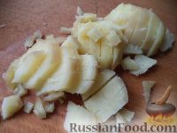 Фото приготовления рецепта: Салат из картофеля и кальмаров - шаг №7