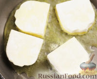 Фото приготовления рецепта: Жареный сыр халлуми с соусом дзадзики - шаг №9