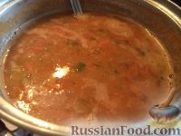 Фото приготовления рецепта: Чечевичный суп с лапшой  и солеными огурчиками - шаг №9