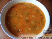 Фото приготовления рецепта: Чечевичный суп с лапшой  и солеными огурчиками - шаг №10