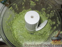Фото приготовления рецепта: Паста (лингуине) с креветками и соусом песто из цуккини - шаг №2