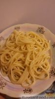 Фото приготовления рецепта: Спагетти с курицей и грибами в сливочно-сырном соусе - шаг №16