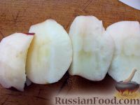 Фото приготовления рецепта: Шарлотка с яблоками - шаг №5