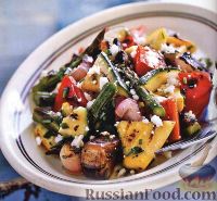 Фото к рецепту: Салат из печеных на гриле овощей
