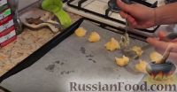 Фото приготовления рецепта: Профитроли (заварные пирожные) с вареной сгущенкой - шаг №6